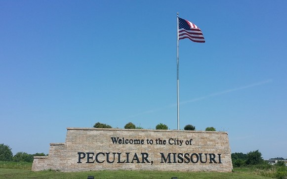 Peculiar Mo sign